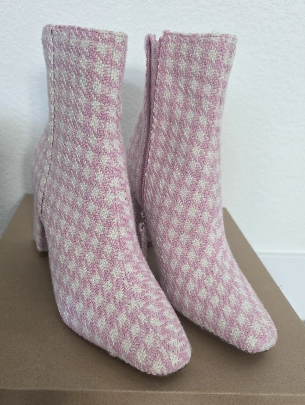 Steve Madden Women's Pink/White Houndstooth Tweed Ankle Boots (US 7.5)